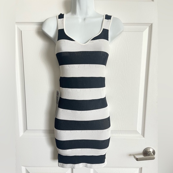 🔥 NWT Bebe Women Short Black and White Stripe Tank Dress. Size Small 🔥 - Picture 1 of 6